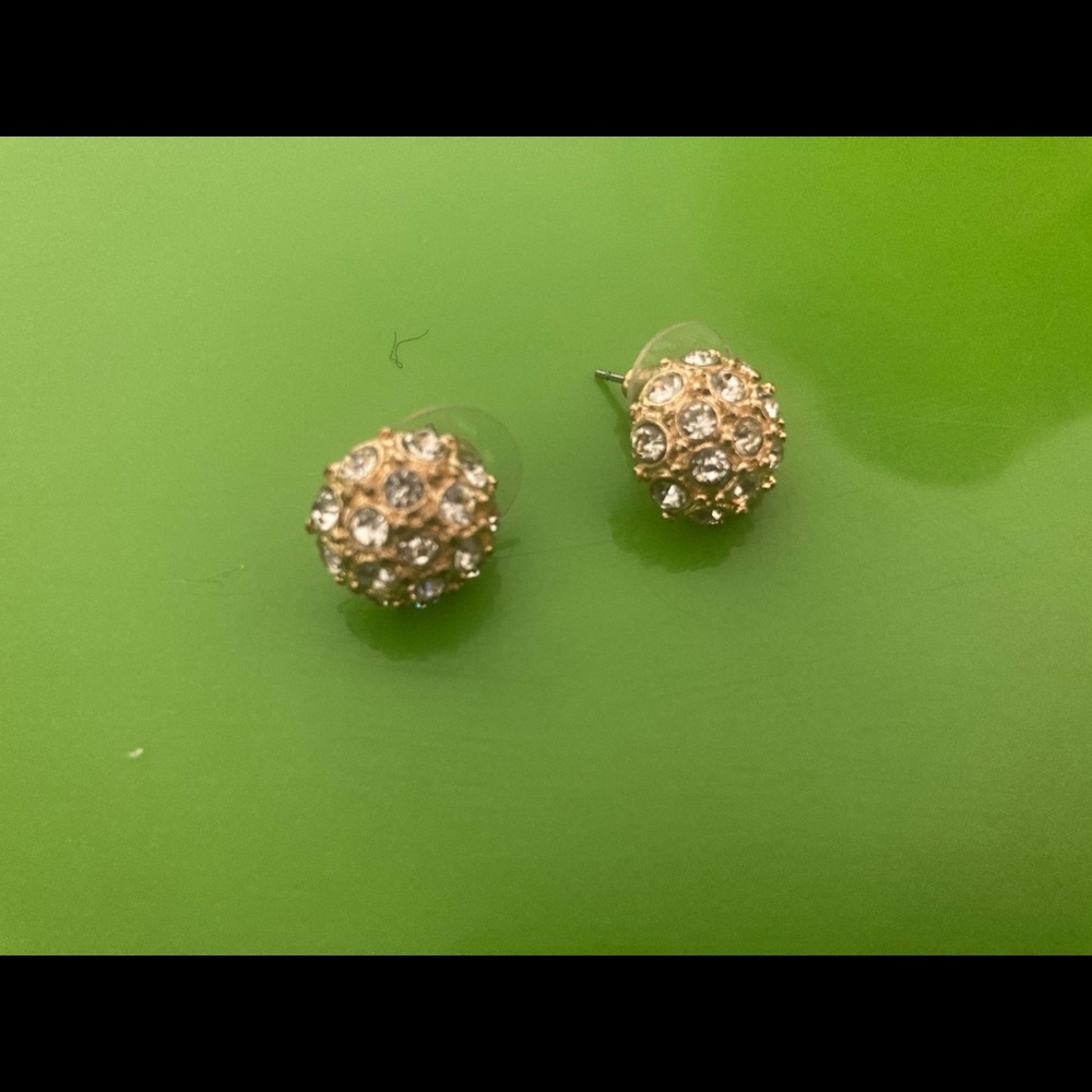 Women’s earrings